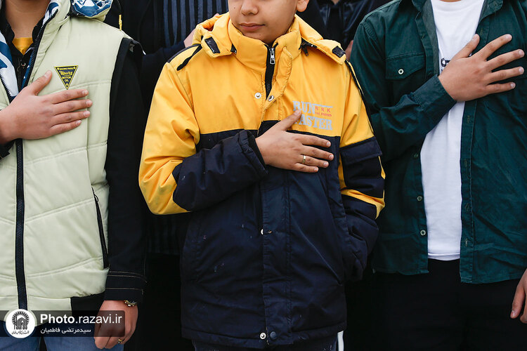 تشرف کاروان نوجوانان زیارت اولی به حرم مطهر رضوی