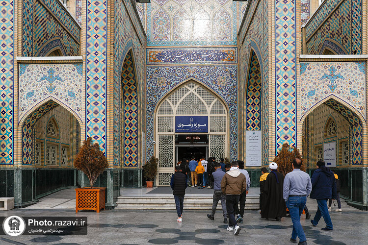 تشرف کاروان نوجوانان زیارت اولی به حرم مطهر رضوی