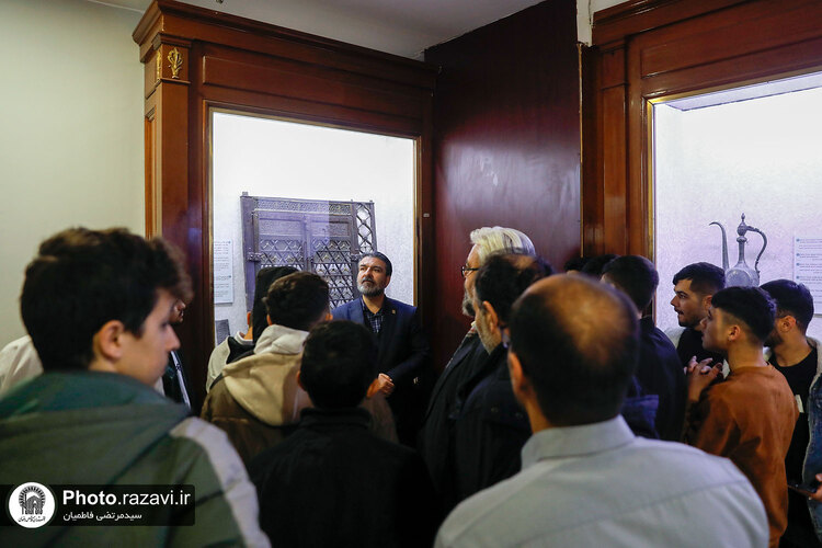 تشرف کاروان نوجوانان زیارت اولی به حرم مطهر رضوی