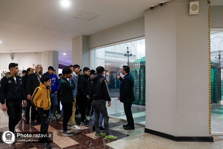 تشرف کاروان نوجوانان زیارت اولی به حرم مطهر رضوی