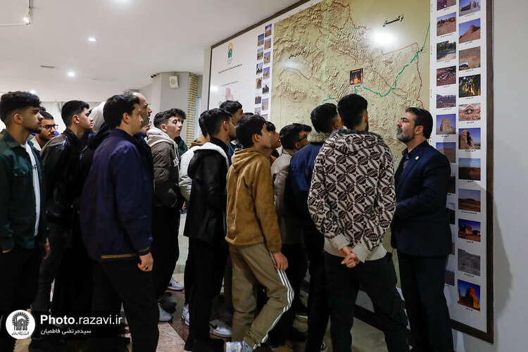 تشرف کاروان نوجوانان زیارت اولی به حرم مطهر رضوی