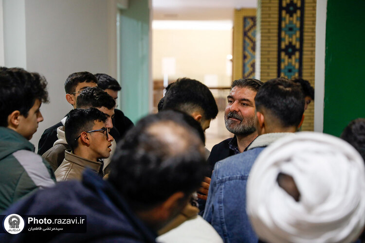 تشرف کاروان نوجوانان زیارت اولی به حرم مطهر رضوی