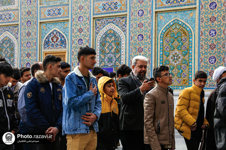 تشرف کاروان نوجوانان زیارت اولی به حرم مطهر رضوی