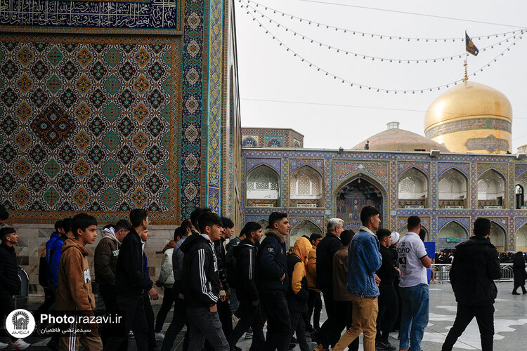 تشرف کاروان نوجوانان زیارت اولی به حرم مطهر رضوی