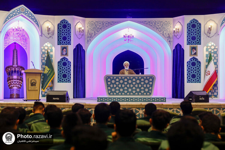 جشن پرسنل خدمات فرش در حرم مطهر رضوی