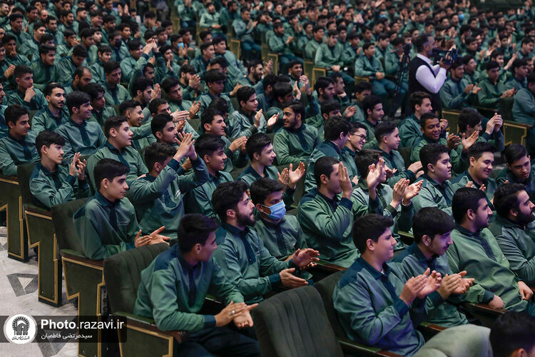 جشن پرسنل خدمات فرش در حرم مطهر رضوی