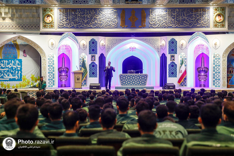 جشن پرسنل خدمات فرش در حرم مطهر رضوی