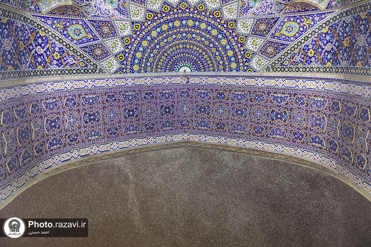 بارش برف شبانگاهی در حرم مطهر رضوی