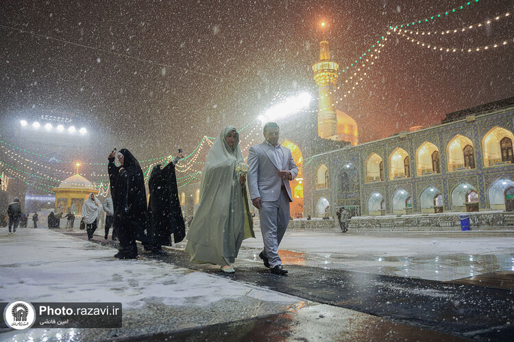 بارش برف شبانگاهی در حرم مطهر رضوی