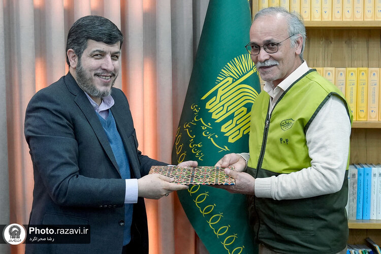 مراسم اهداء احکام سرکشیک‌ها و معاونین کشیک‌های «خدمت علمی» در آستان قدس رضوی