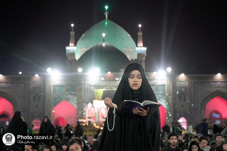 مراسم احیا شب بیست و یکم ماه مبارک رمضان در حرم مطهر رضوی-2