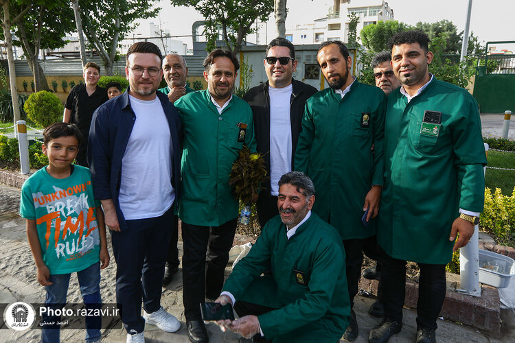 تشرف جمعی از ورزشکاران به حرم مطهر رضوی