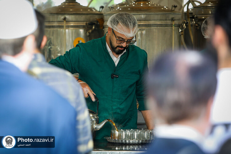 تشرف جمعی از ورزشکاران به حرم مطهر رضوی