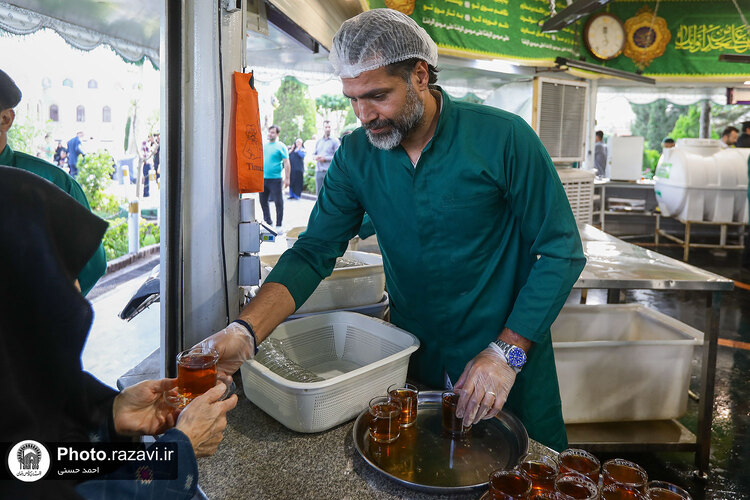 تشرف جمعی از ورزشکاران به حرم مطهر رضوی