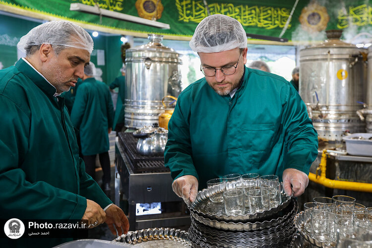 تشرف جمعی از ورزشکاران به حرم مطهر رضوی