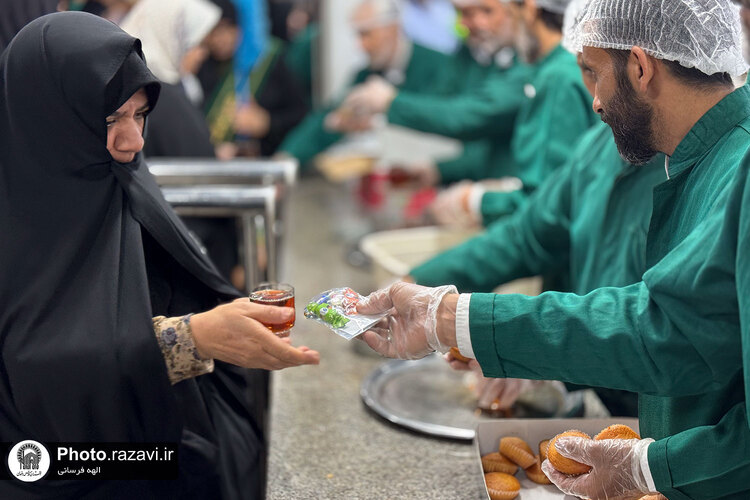 حال و هوای حرم مطهر رضوی در دهه کرامت