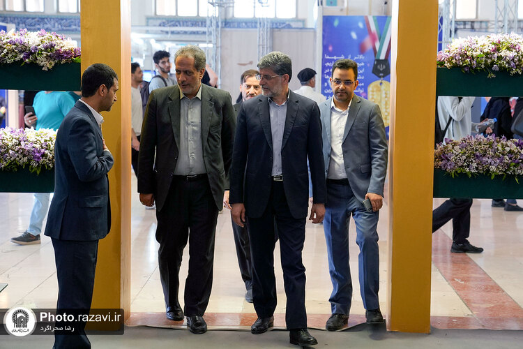 حضور قائم مقام تولیت آستان قدس رضوی در نمایشگاه کتاب تهران