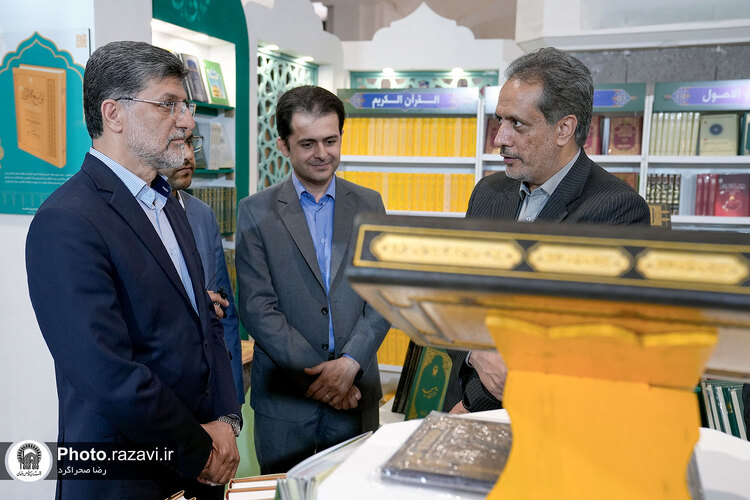 حضور قائم مقام تولیت آستان قدس رضوی در نمایشگاه کتاب تهران