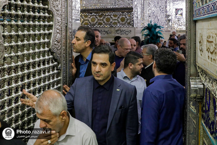 تشرف تیم ملی والیبال به حرم مطهر رضوی