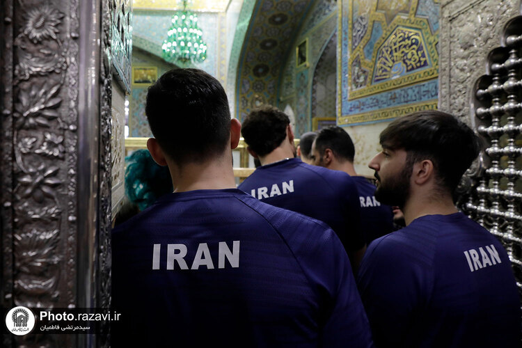 تشرف تیم ملی والیبال به حرم مطهر رضوی