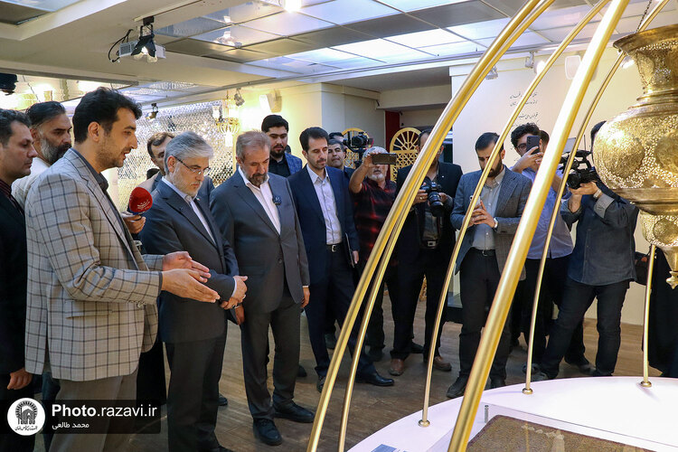 بازدید وزیر علوم از کتابخانه و موزه ملی ملک