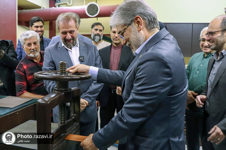 بازدید وزیر علوم از کتابخانه و موزه ملی ملک