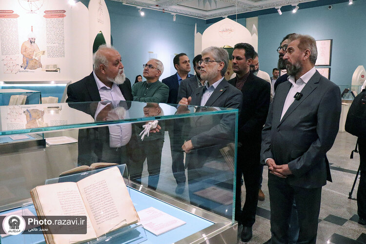 بازدید وزیر علوم از کتابخانه و موزه ملی ملک