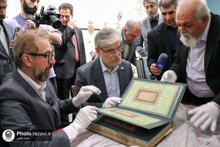 بازدید وزیر علوم از کتابخانه و موزه ملی ملک