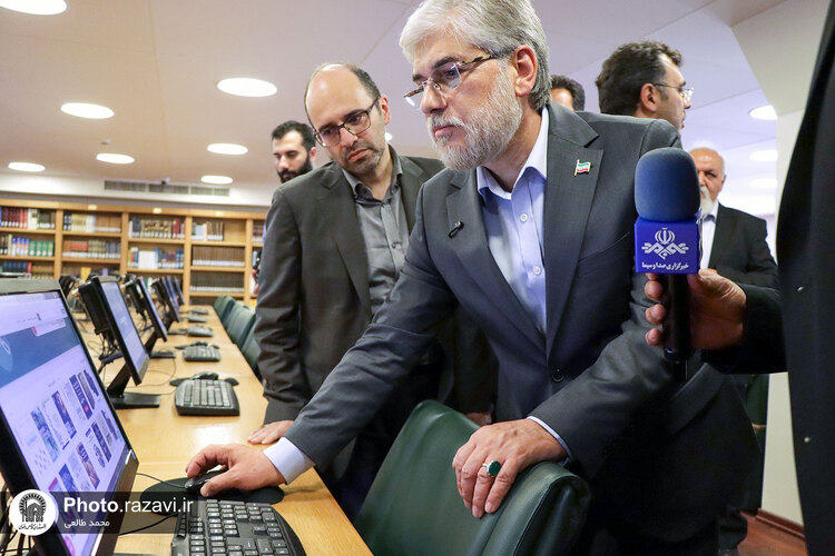 بازدید وزیر علوم از کتابخانه و موزه ملی ملک