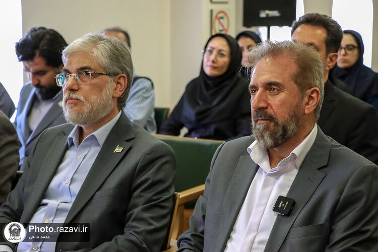 بازدید وزیر علوم از کتابخانه و موزه ملی ملک