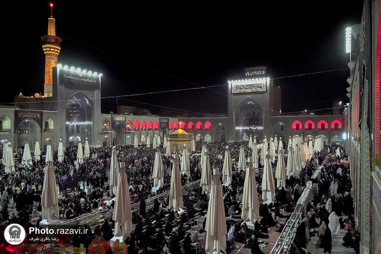حال و هوای حرم مطهر رضوی در شب شهادت حضرت رسول و امام حسن مجتبی علیهم‌السلام