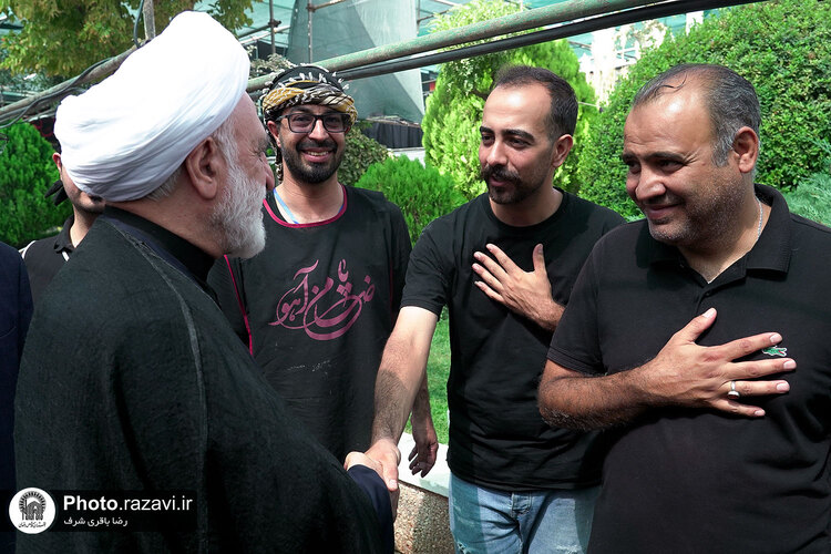 حضور رئیس قوه قضائیه در مواکب اطراف حرم مطهر رضوی