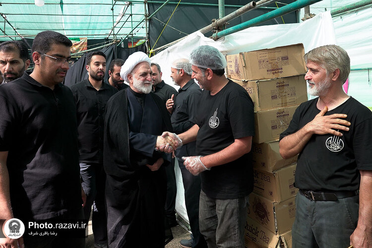 حضور رئیس قوه قضائیه در مواکب اطراف حرم مطهر رضوی