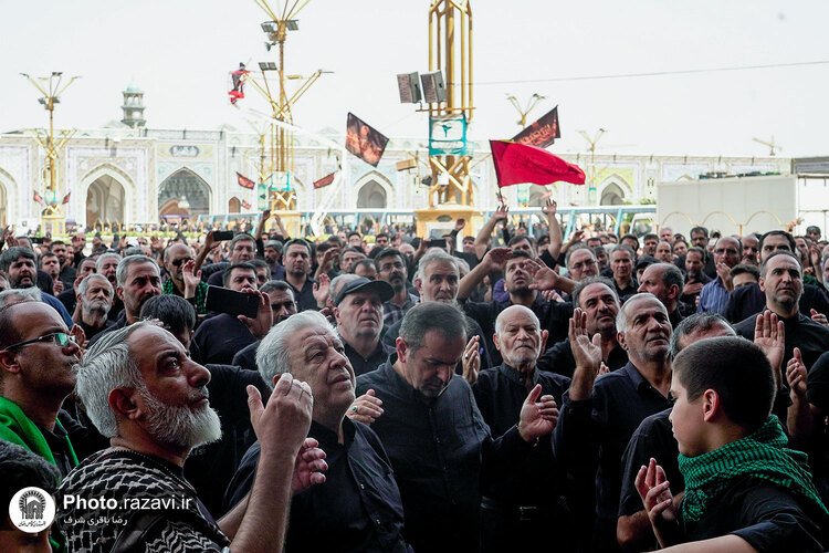اجتماع عزاداران رضوی در حرم امام رضا علیه‌السلام
