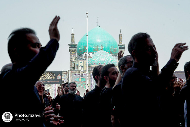 اجتماع عزاداران رضوی در حرم امام رضا علیه‌السلام