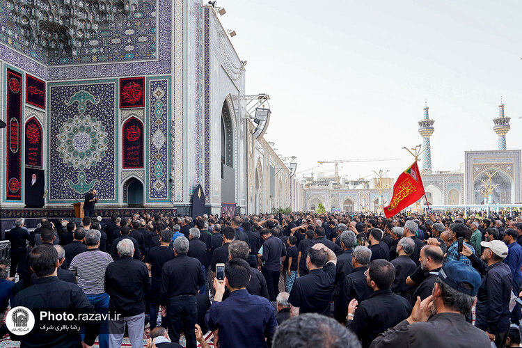 اجتماع عزاداران رضوی در حرم امام رضا علیه‌السلام