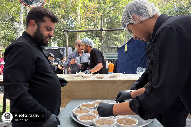 توزیع ۸۸۸۸ وعده شله مشهدی ‌در ظهر روز شهادت امام رضا علیه‌السلام