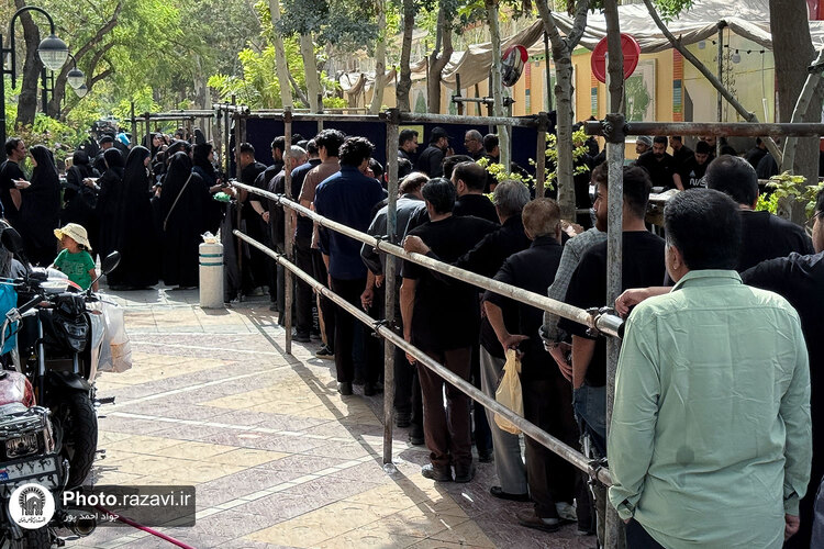 توزیع ۸۸۸۸ وعده شله مشهدی ‌در ظهر روز شهادت امام رضا علیه‌السلام