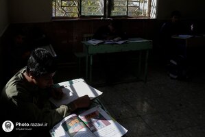 اهدا لباس گرم به دانش‌آموزان استثنایی