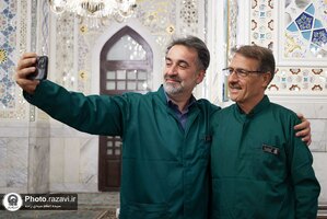 تشرف هنرمندان حوزه هنری انقلاب اسلامی به حرم مطهر رضوی