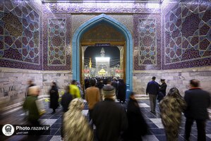 حال و هوای حرم مطهر رضوی در شب شهادت حضرت زهرا سلام‌الله علیها