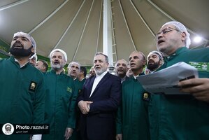 حضور وزیر امور خارجه در چایخانه حرم مطهر رضوی