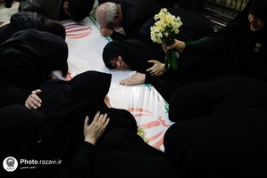  تشییع پیکر شهدای مدافع امنیت در حرم مطهر رضوی 