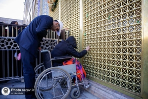 تشرف جانبازان جنگ ١٢ روزه به حرم مطهر رضوی