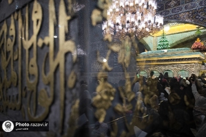 حال و هوای حرم مطهر رضوی در شب میلاد امام حسین علیه‌السلام