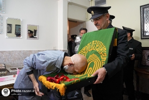 حضور خدام بارگاه منور رضوی در آسایشگاه معلولین ذهنی شهید بهشتی