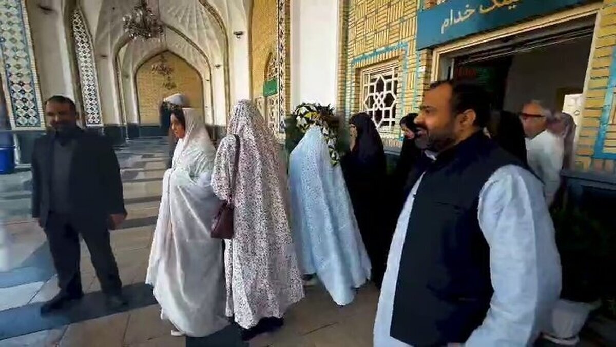 ہندوستان سے تعلق رکھنےو الی خواتین کی حرم امام رضا(ع) میں حاضری