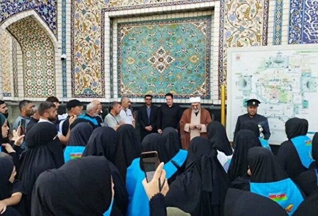 حرم امام رضا(ع) میں غیرملکی قافلوں کو خدمات فراہم کرنے کے لئے عملی اقدامات