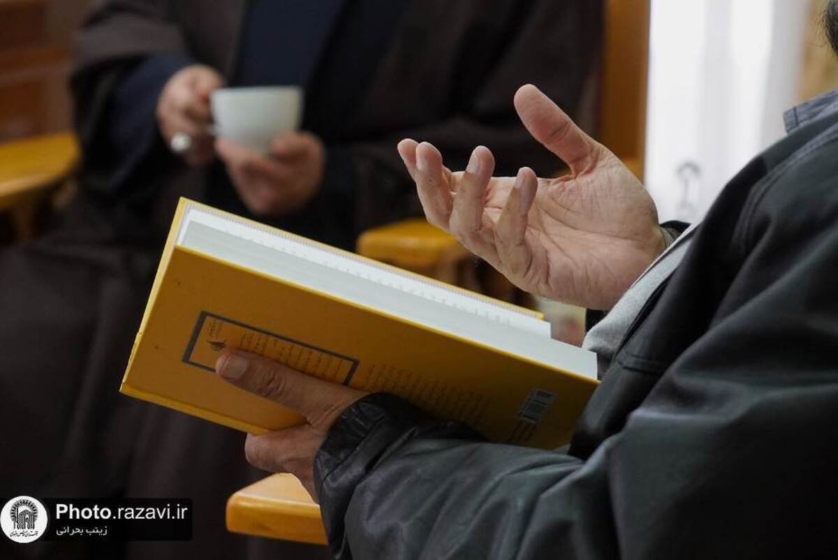 علامہ اقبال یونیورسٹی پاکستان کو کتاب’’المعجم فی فقہ لغۃ القرآن و سرّبلاغتہ‘‘کا ہدیہ