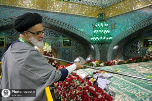 آیین تعویض پوش ضریح مطهر رضوی در روز میلاد امام رضا(علیه&zwnj;السلام)